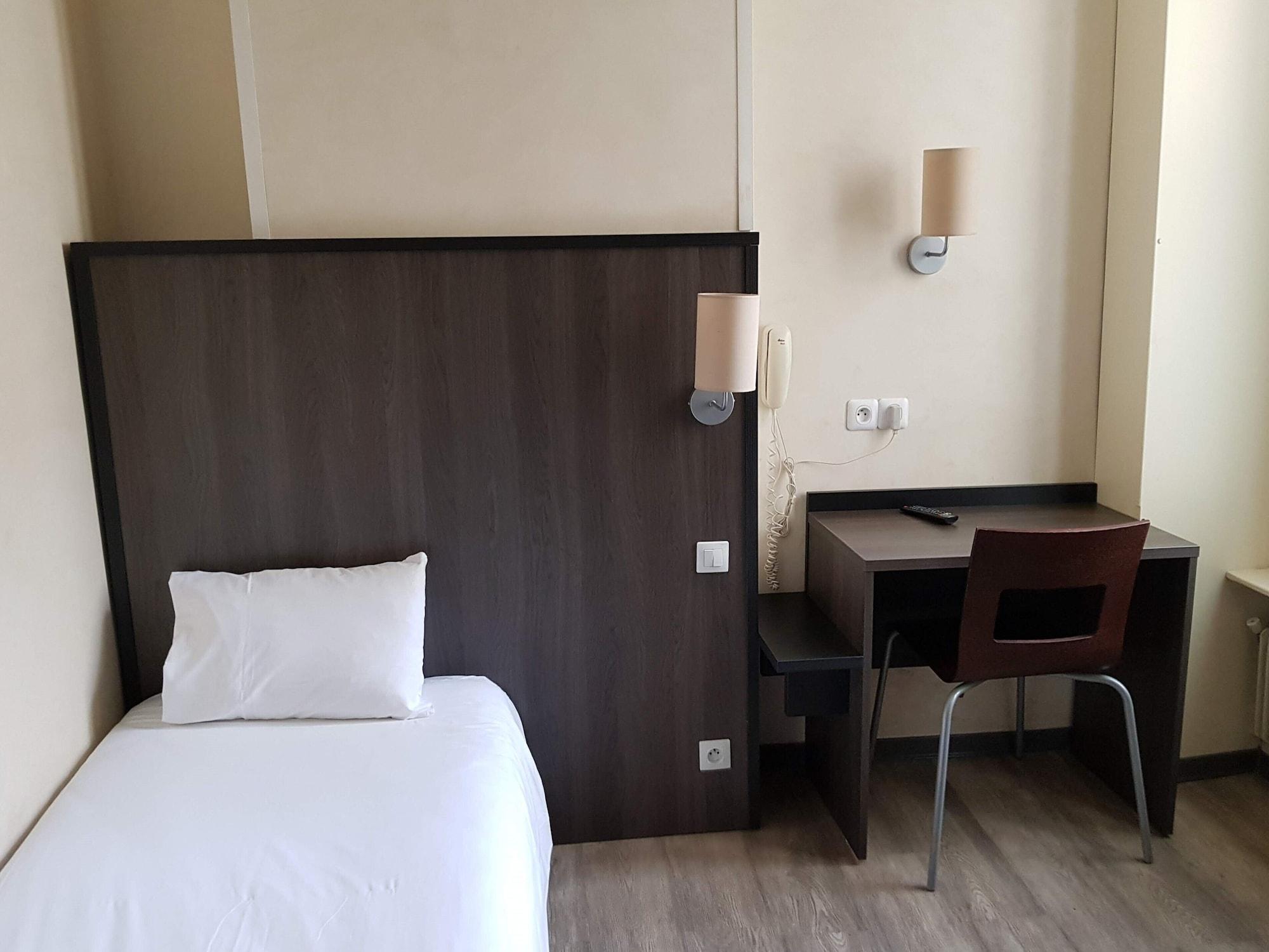 Hotel D'Anjou Levallois-Perret Bagian luar foto