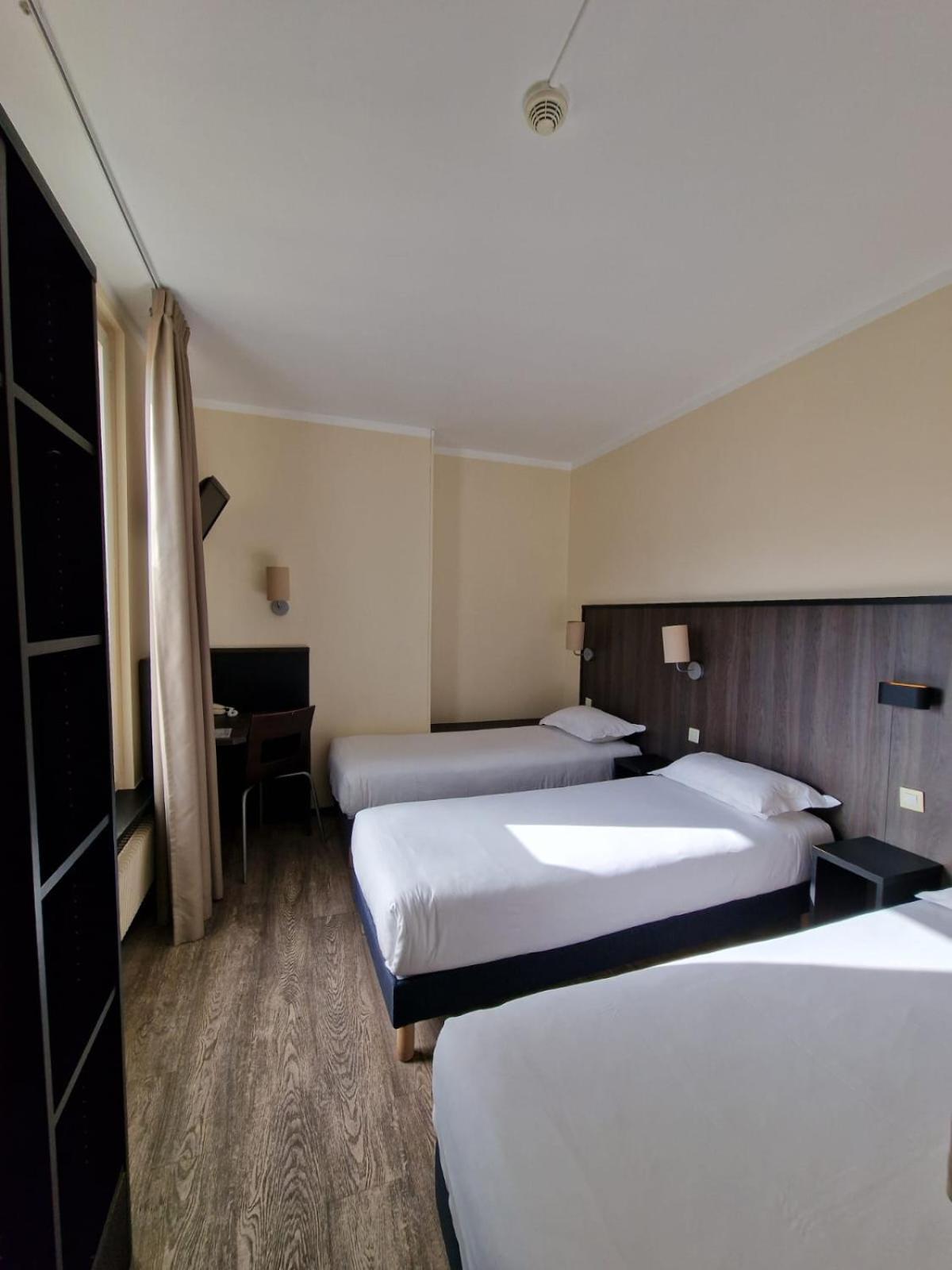 Hotel D'Anjou Levallois-Perret Bagian luar foto