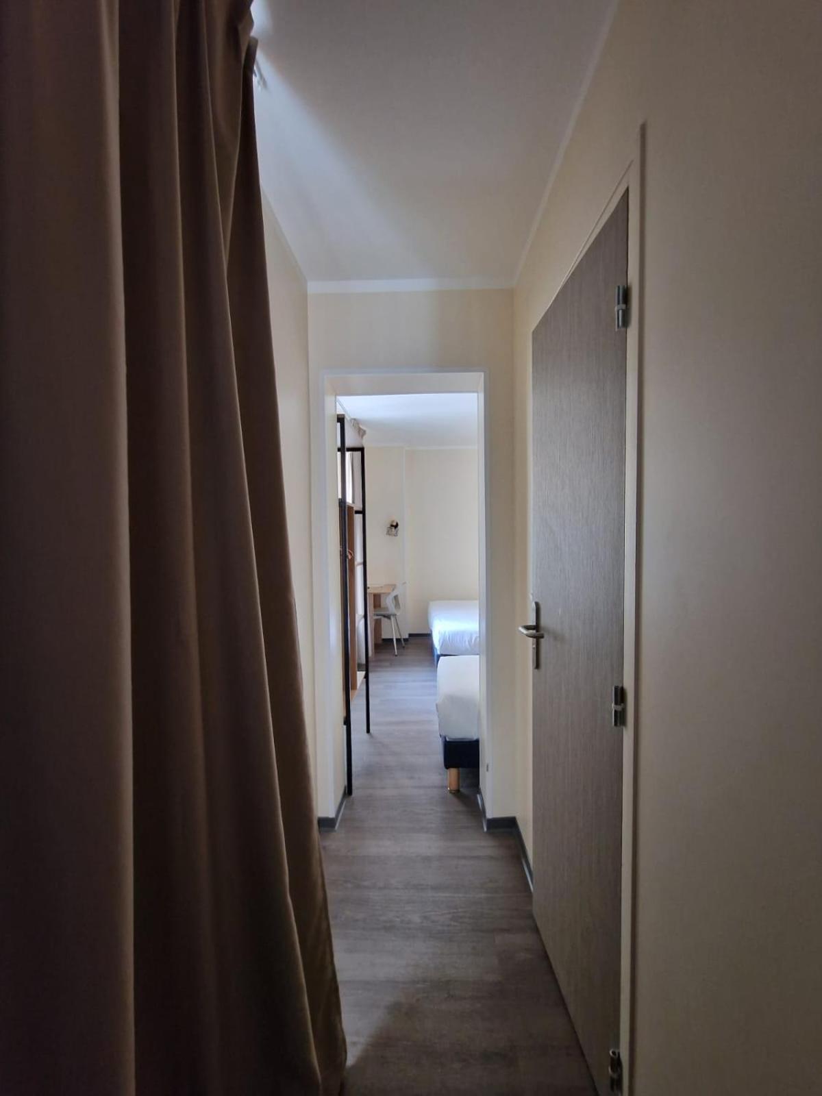 Hotel D'Anjou Levallois-Perret Bagian luar foto