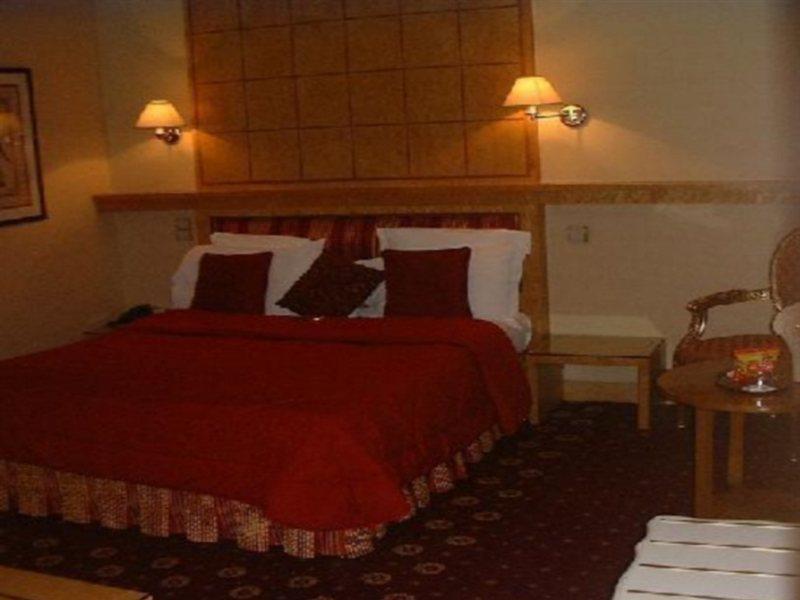 Hotel D'Anjou Levallois-Perret Bagian luar foto