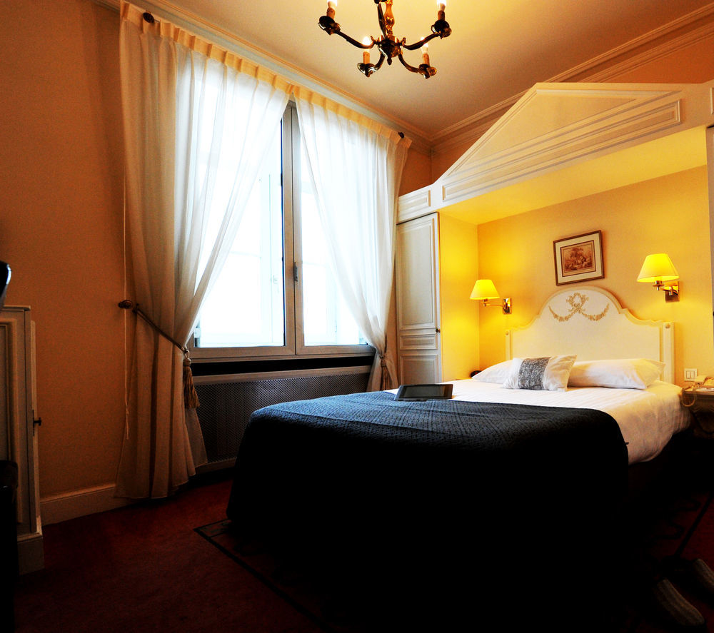 Hotel D'Anjou Levallois-Perret Bagian luar foto